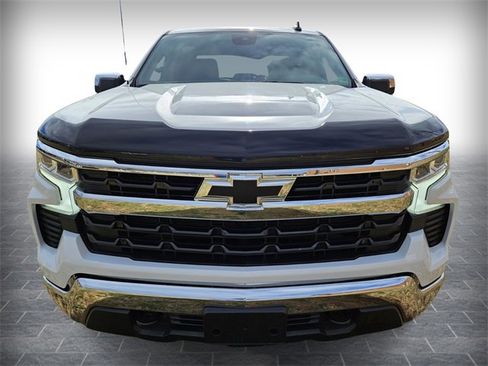 Used 2022 Chevrolet Silverado 1500 LT image 2