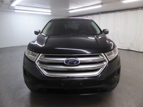 Used 2017 Ford Edge SE image 2