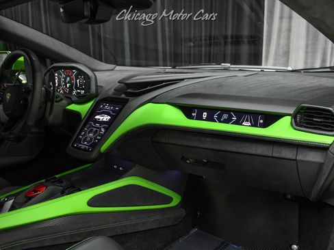 Used 2025 Lamborghini Revuelto AWD/4WD image 19