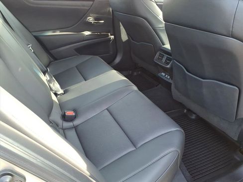 Used 2019 Lexus ES 350 w/ Premium Package image 10