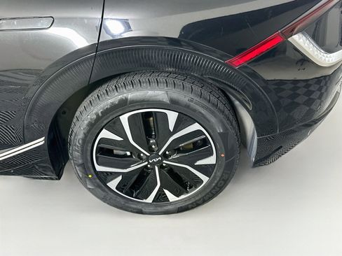 Used 2022 Kia EV6 Wind RWD image 11