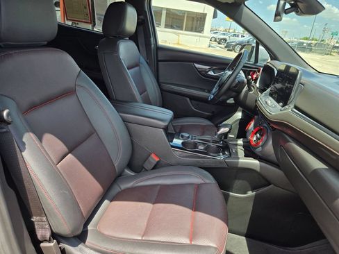 Used 2025 Chevrolet Blazer RS FWD image 29