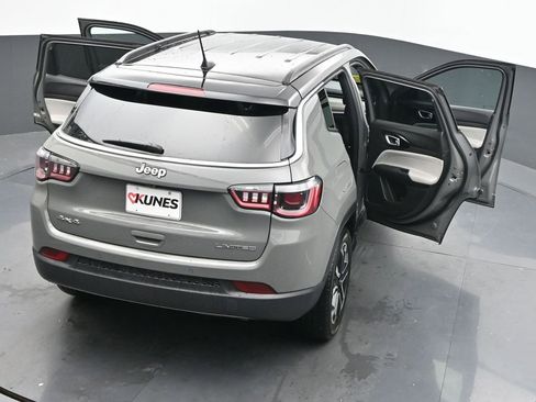 Used 2024 Jeep Compass Limited image 62