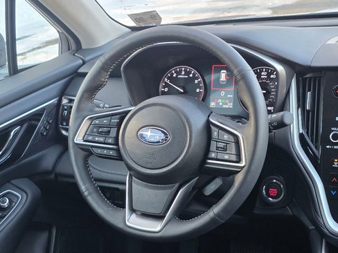 Used 2025 Subaru Outback Limited image 27