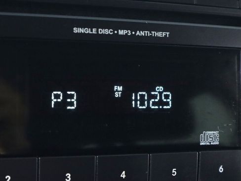 Used 2017 Dodge Grand Caravan SE image 16