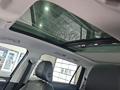 Used 2022 Volkswagen Tiguan SE image 28