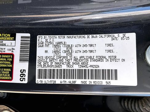 Used 2025 Toyota Tacoma SR5 AWD/4WD image 35