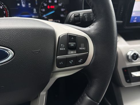 Used 2023 Ford Explorer XLT w/ Equipment Group 202A AWD/4WD image 20