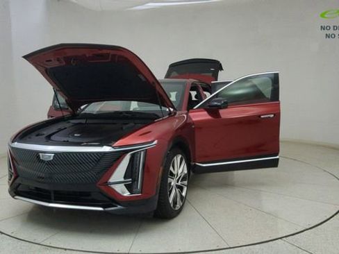 Used 2024 Cadillac Lyriq Luxury w/ LPO, Floor Liner Package image 73