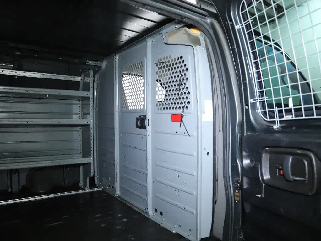 Used 2014 Chevrolet Express 2500 RWD image 31