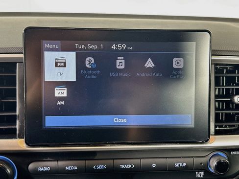 Used 2025 Hyundai Venue SEL FWD image 22