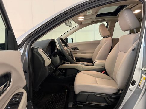 Used 2018 Honda HR-V EX image 5