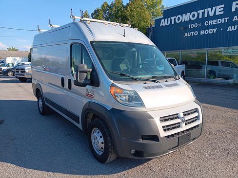 Used 2014 RAM ProMaster 2500 w/ Premium Appearance Group FWD image 7