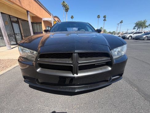 Used 2012 Dodge Charger SE RWD image 3