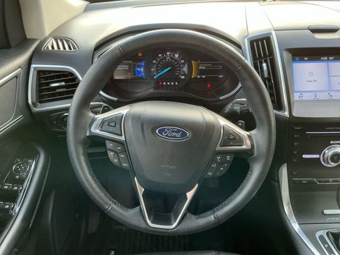 Used 2017 Ford Edge Titanium image 12