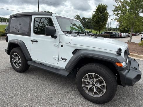 Used 2026 Jeep Wrangler Sport AWD/4WD image 5