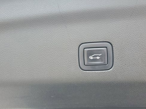 Used 2023 Chevrolet Tahoe LT w/ Luxury Package RWD image 27