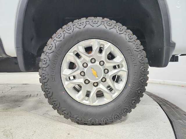 Used 2025 Chevrolet Silverado 2500 LT AWD/4WD image 44