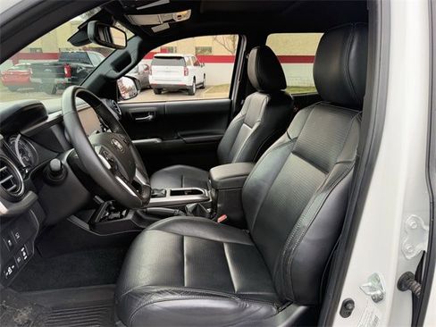 Used 2023 Toyota Tacoma Limited image 29