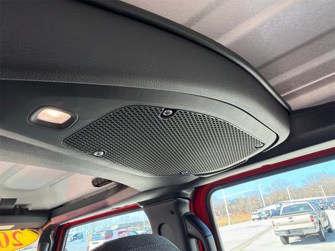 Used 2025 Jeep Gladiator Sport image 33