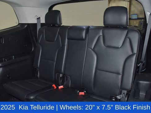 Used 2025 Kia Telluride S AWD/4WD image 31