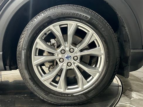 Used 2023 Ford Explorer XLT w/ Equipment Group 202A AWD/4WD image 25