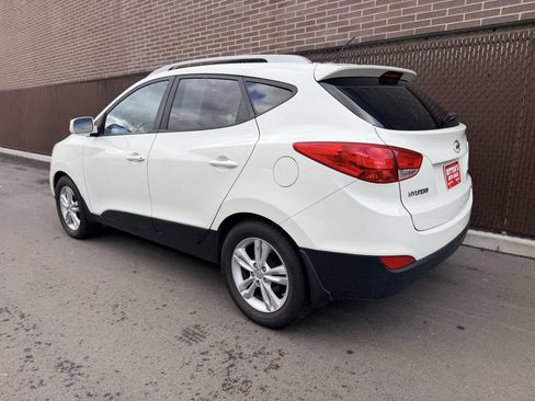 Used 2011 Hyundai Tucson GLS image 5