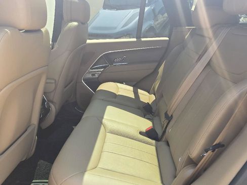 Certified 2025 Land Rover Range Rover SE AWD/4WD image 8