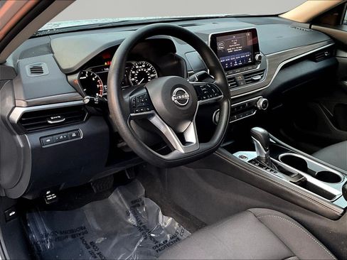 Certified 2023 Nissan Altima 2.5 SV FWD image 17