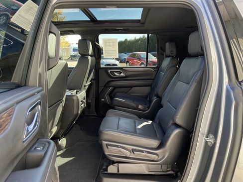 Used 2022 Chevrolet Suburban Z71 w/ Off-Road Capability Package image 27