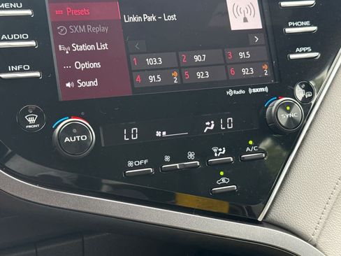 Used 2018 Toyota Camry XLE w/ Audio Package FWD image 19