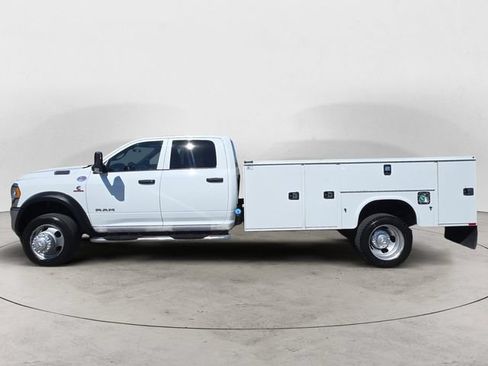 Used 2022 RAM 5500 Tradesman w/ Chrome Appearance Group AWD/4WD image 8