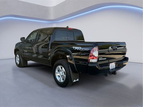 Used 2015 Toyota Tacoma 4x4 Double Cab w/ TRD Sport Package image 4