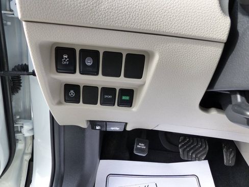Used 2021 Nissan Rogue Sport SV FWD image 21