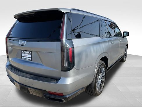 Used 2023 Cadillac Escalade ESV Sport Platinum RWD image 4