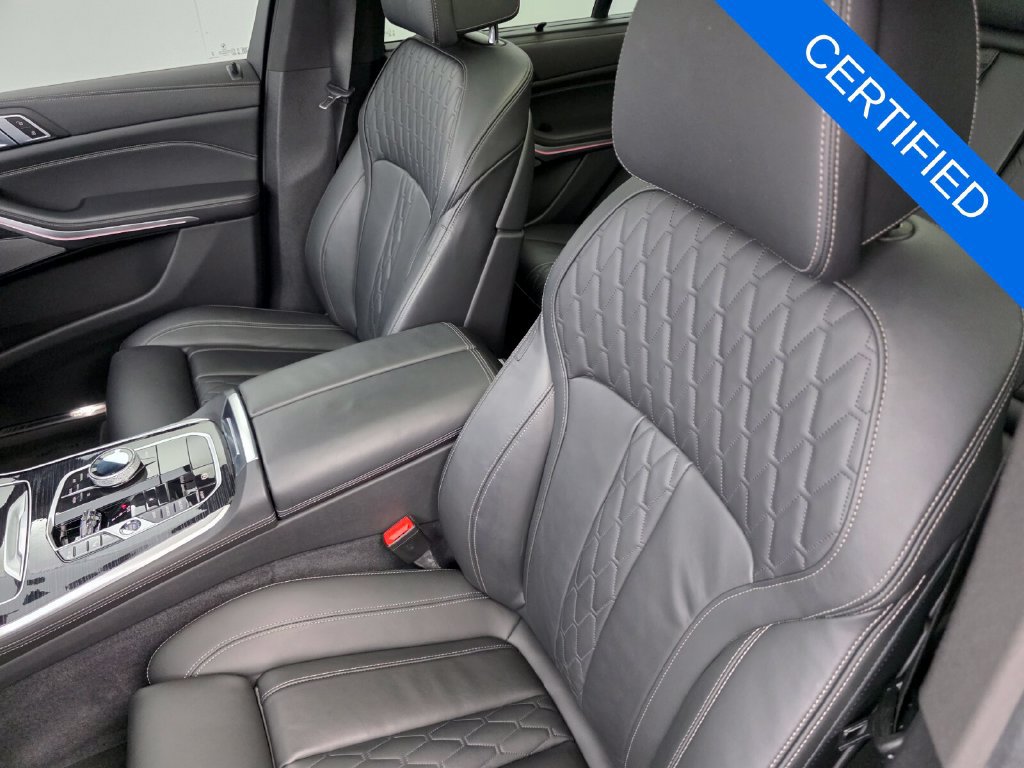 Certified 2025 BMW X5 sDrive40i w/ Executive Package RWD image 12