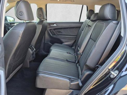 Used 2022 Volkswagen Tiguan SE w/ Panoramic Sunroof Package FWD image 19