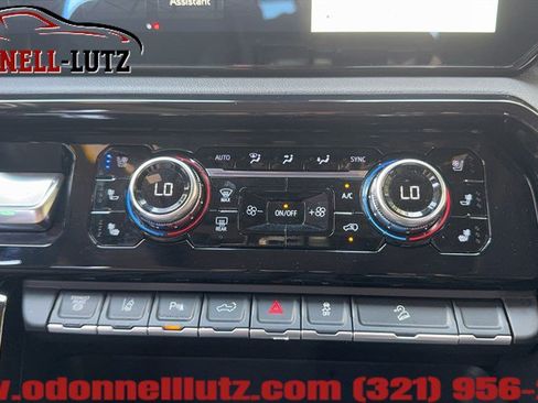 Used 2025 GMC Sierra 2500 AT4 w/ AT4 Premium Plus Package AWD/4WD image 28