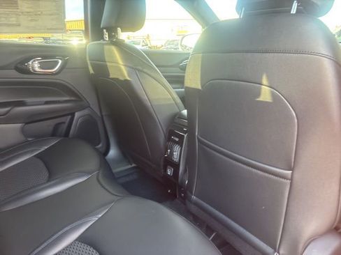 New 2026 Jeep Compass Latitude image 12