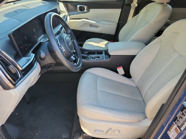 Used 2025 Kia Sorento EX w/ Panoramic Sunroof Package FWD image 13