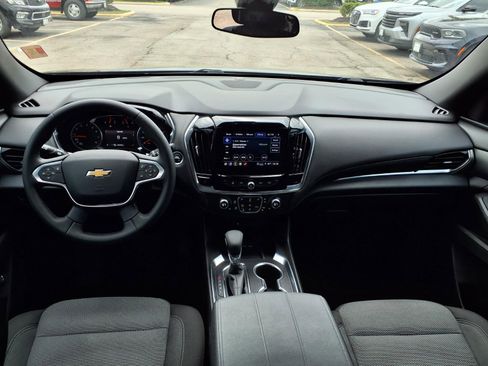Used 2023 Chevrolet Traverse LT FWD image 3