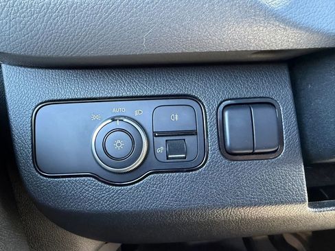 Used 2019 Mercedes-Benz Sprinter 2500 image 26