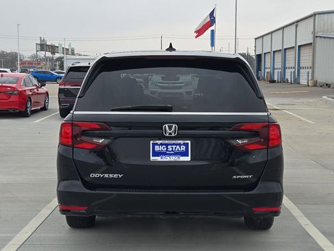 Used 2024 Honda Odyssey Sport image 5