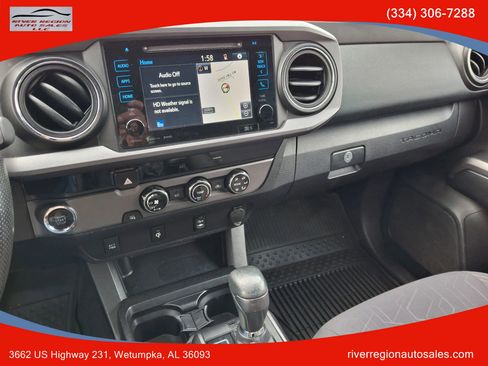 Used 2016 Toyota Tacoma TRD Sport image 9