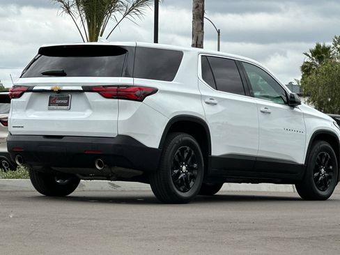 Used 2022 Chevrolet Traverse LS FWD image 4