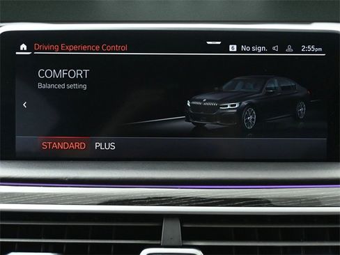 Used 2021 BMW 750i xDrive w/ Executive Package image 40