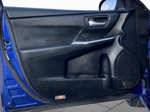 Used 2015 Toyota Camry SE FWD image 21