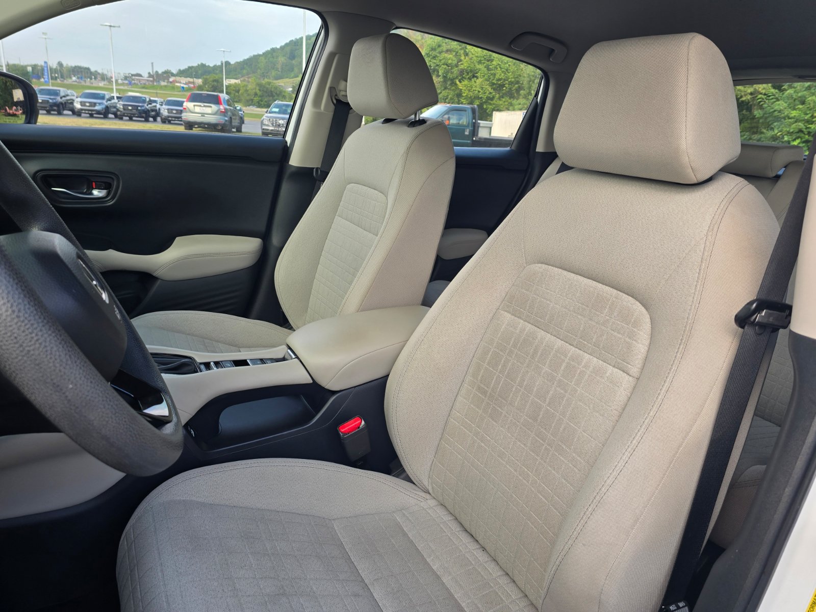 Used 2023 Honda HR-V LX image 13