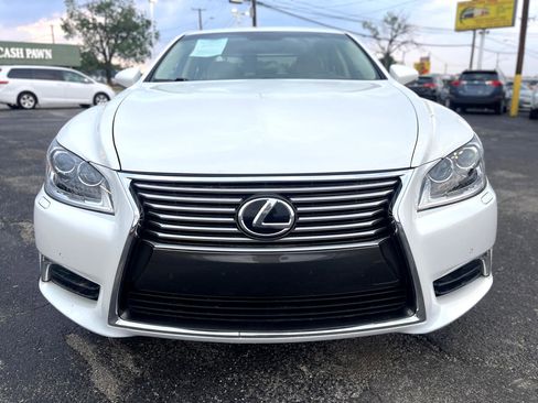 Used 2015 Lexus LS 460 Luxury image 2