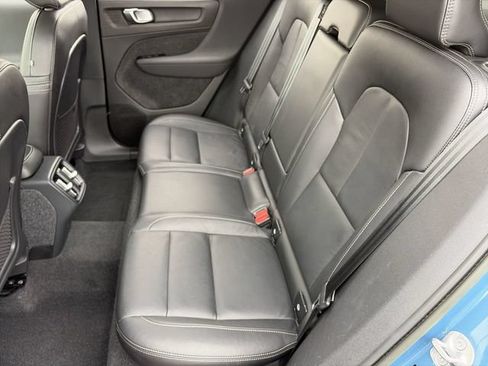 Used 2023 Volvo XC40 B5 Ultimate AWD/4WD image 18